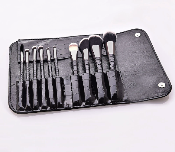 Victoria - 10 Piece Makeup Brush Set (white)