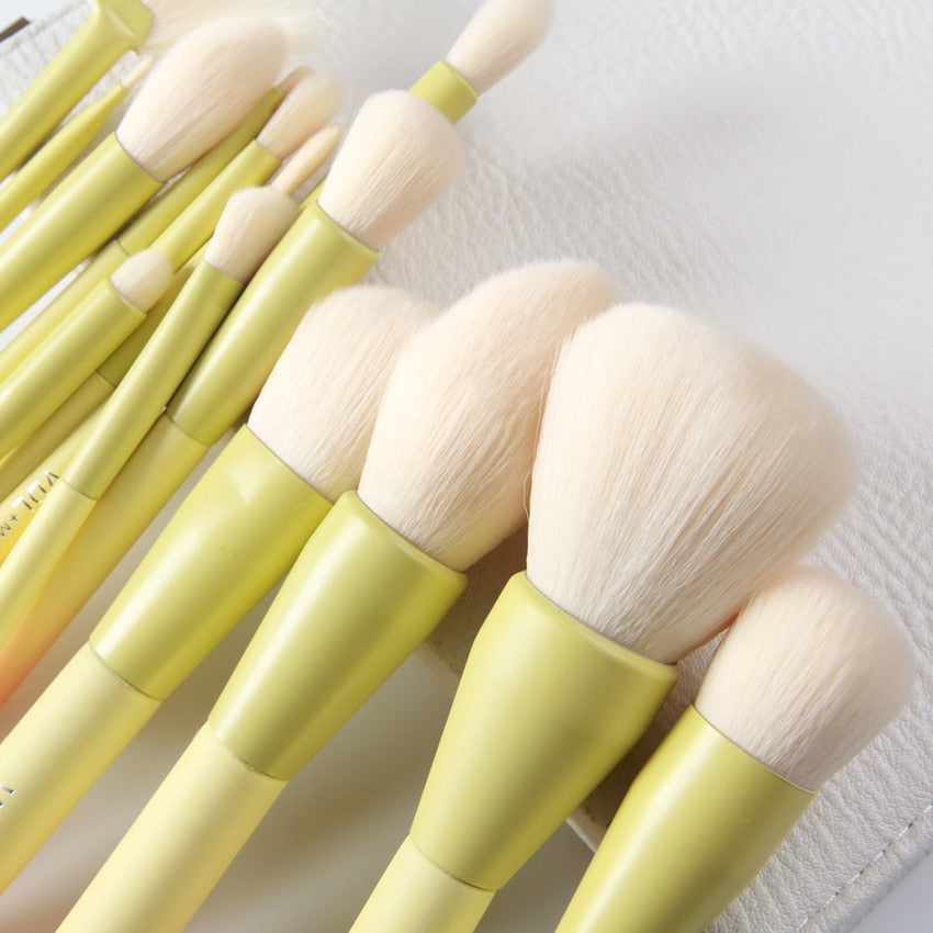 Ochi - 14 Piece Makeup Brush Set