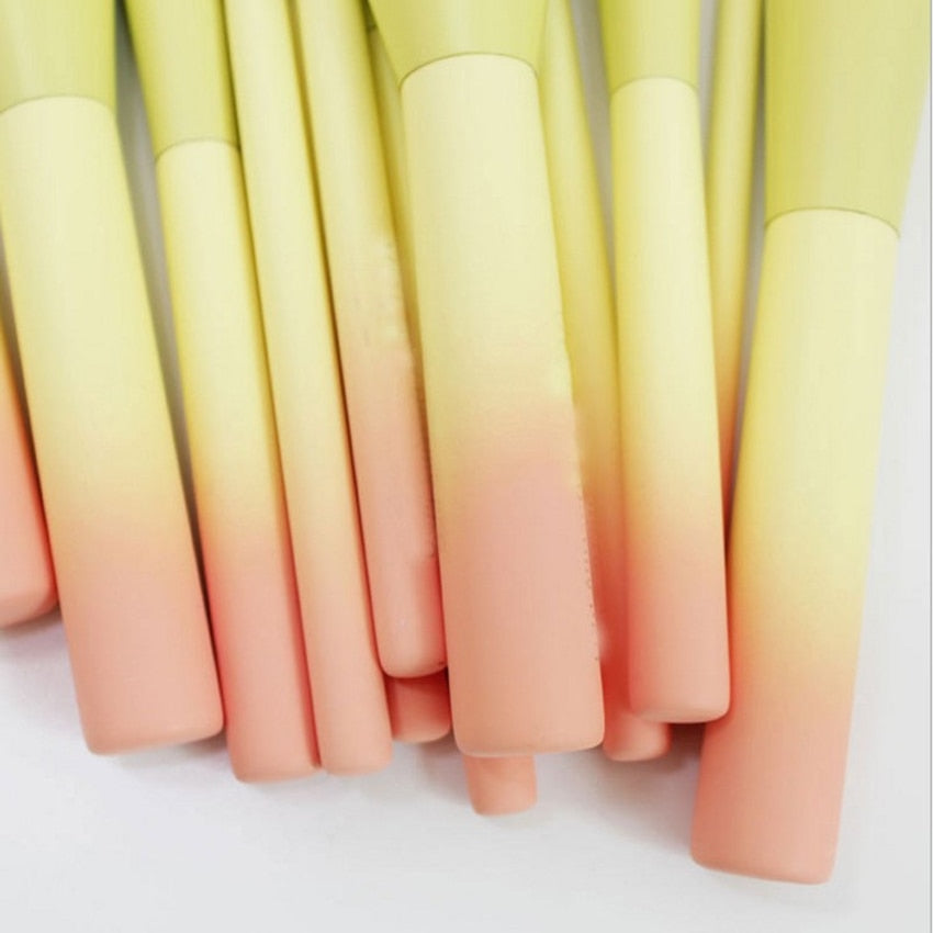 Ochi - 14 Piece Makeup Brush Set